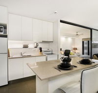 City Getaway Modern Bowen Hills 1 Bedroom with Free WIFI and Parking - Accommodation VIC