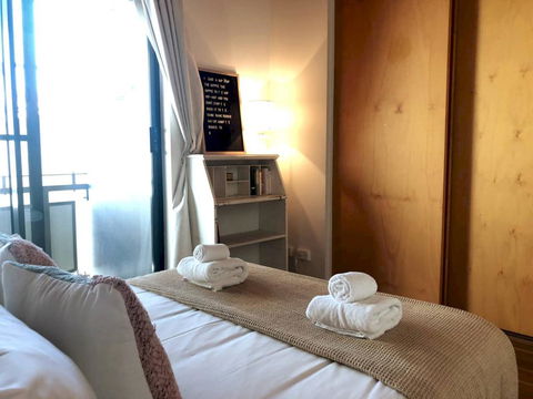 Classic Woolstore Apartment In Teneriffe - Accommodation VIC 2