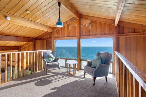 Cliffs End Beach Shack - 105 Gold Coast Drive, Carrickalinga - Accommodation VIC 1