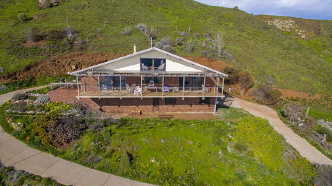 Cliffs End Beach Shack - 105 Gold Coast Drive, Carrickalinga - Accommodation VIC 3