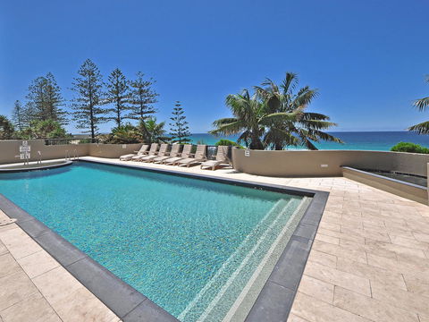Clubb Coolum Beach Resort - Accommodation VIC 1