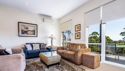 COASTAL SOUL VILLA @ BROADBEACH - Accommodation VIC 3