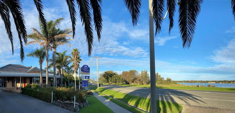 Coastal Waters Motor Inn - Accommodation VIC 1