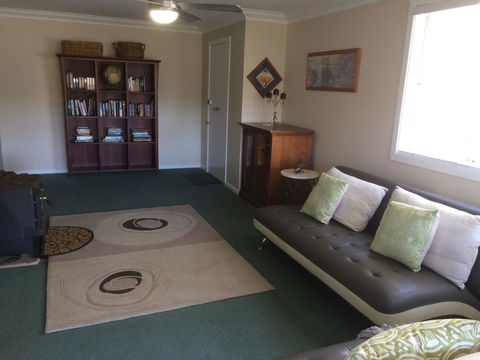 Cockatoo Corner - Armidale - Accommodation VIC 3