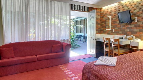 Comfort Inn Cedar Lodge - Accommodation VIC 3