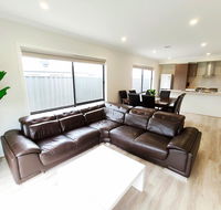 Comfortable 4BR 2Bath House Tarneit Melbourne - Accommodation VIC