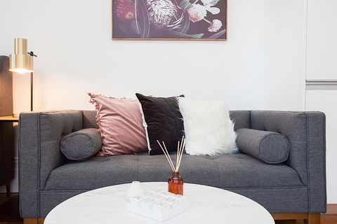 Comfortable Renovated Studio Close To City - Accommodation VIC 2