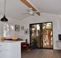 Comfortable Stylish Flat in Heart of Fremantle - Accommodation VIC