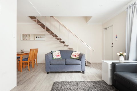 Comfy & Convenient @ Homebush West 300 Steps Train - Accommodation VIC 0