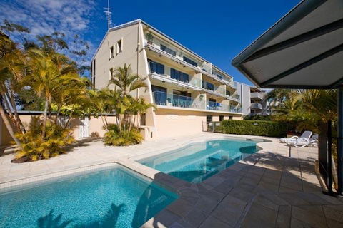 Commodore Apartments - Accommodation VIC 1