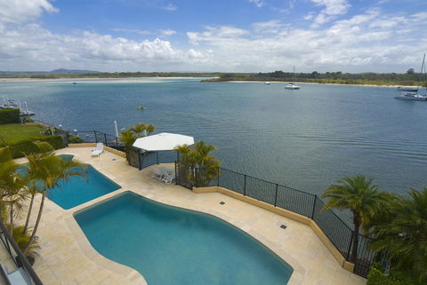 Commodore Apartments - Accommodation VIC 0