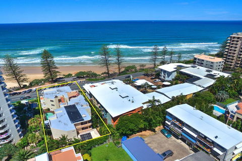 Coolum Baywatch Luxury Style Penthouse, Linen Included, WIFI, 500 Bond - Accommodation VIC 1
