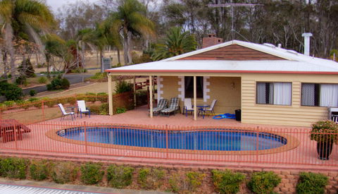 Copper Country Motor Inn & Restaurant - Accommodation VIC 1