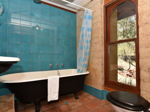 Corymbia Cottage - Unique, Quirky, Private, A Guest Favourite - Accommodation VIC 1