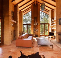 Corymbia Cottage - unique quirky private a guest favourite - Accommodation VIC