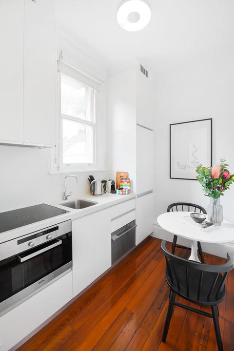 Cosy Nook In Inner-city Victorian Mansion - Accommodation VIC 3