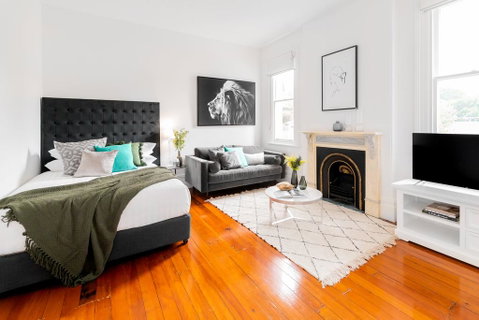 Cosy Nook In Inner-city Victorian Mansion - Accommodation VIC 1