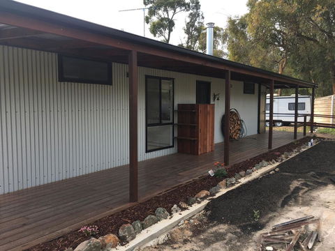 Country Cabin With Mountain Views Close To Ballarat - Accommodation VIC 3
