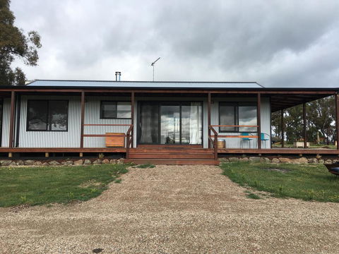 Country Cabin With Mountain Views Close To Ballarat - Accommodation VIC 1
