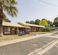 Country Roads Motor Inn - Accommodation VIC