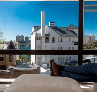 Couple's Gateway in Sunny Elizabeth Bay - Accommodation VIC