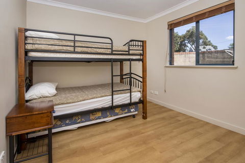 Cozy Cottage - Accommodation VIC 3