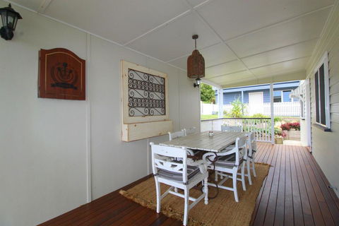 Crescent Haven, 2A View Street, - Accommodation VIC 1
