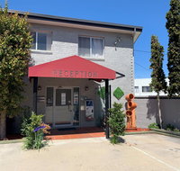 Crest Motor Inn - Accommodation VIC