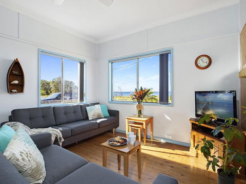 Crystal Blue - Views Across The Bay - Accommodation VIC 1