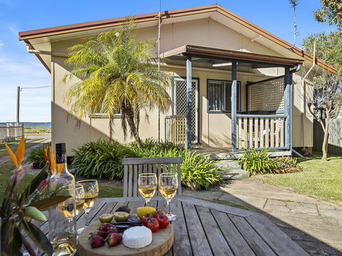 Crystal Blue - Views Across The Bay - Accommodation VIC 3