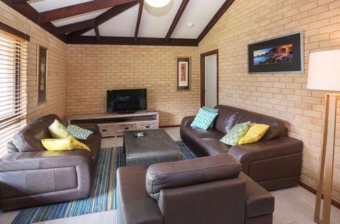 Crystal Shores - Quindalup - Accommodation VIC 3
