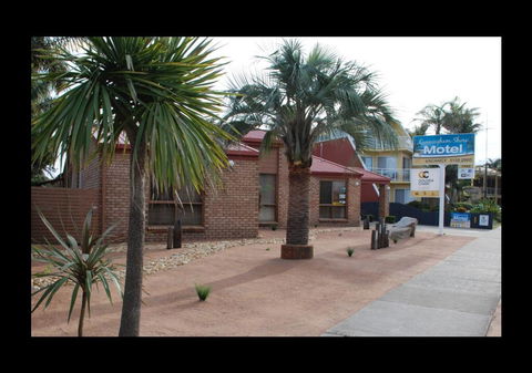 Cunningham Shore Motel - Accommodation VIC 2