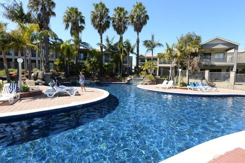 Cypress Drive Apartment - Accommodation VIC 1