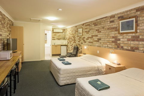 D'Aguilar Hotel Motel - Accommodation VIC 3