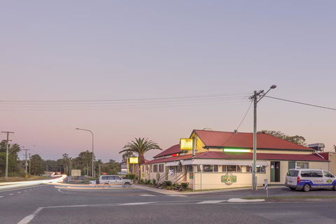 D'Aguilar Hotel Motel - Accommodation VIC 2