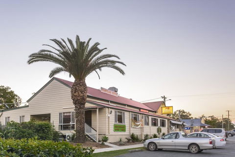 D'Aguilar Hotel Motel - Accommodation VIC 0