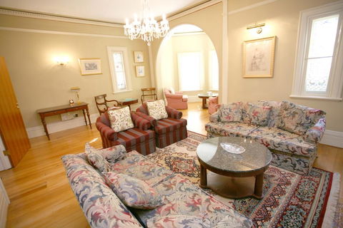 Darcy's Hotel - Accommodation VIC 2