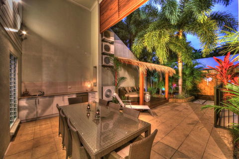 Deja Vu Palm Cove - Accommodation VIC 3