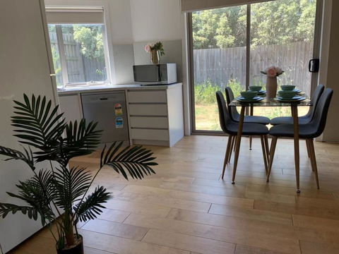 Delicate And Peaceful Bundoora Townhouse 20-R3 - Accommodation VIC 2