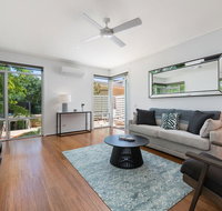Deluxe Unit with Pool Parking and Gym near Beaches - Accommodation VIC