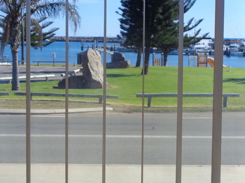 Denison Waterfront - Accommodation VIC 3