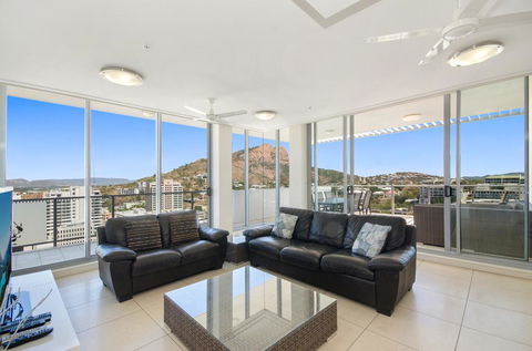 Direct Hotels - Dalgety Apartments - Accommodation VIC 3