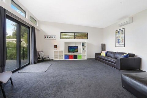 Divine - In The Heart Of Bright - Accommodation VIC 1