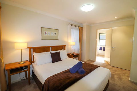 Dollarbird Treetops Townhouse - Accommodation VIC 3