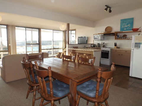 Donaldsons At Pambula Beach - Accommodation VIC 3