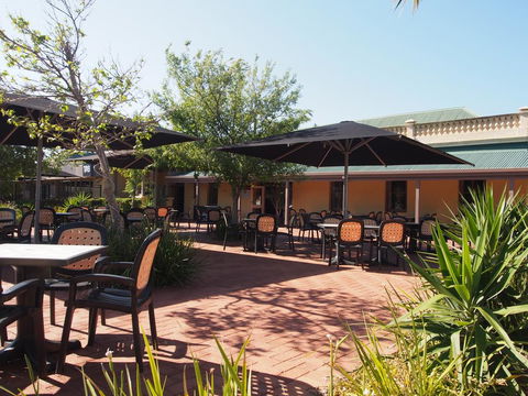 Dongara Hotel Motel - Accommodation VIC 1