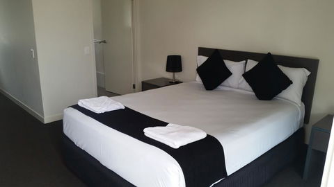 Dooleys Tavern And Motel Capella - Accommodation VIC 0