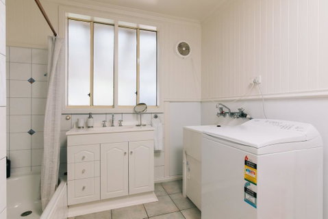 DOVESTONES BY THE SEA - INVERLOCH - Accommodation VIC 2