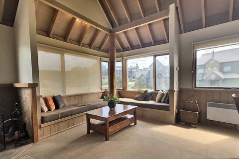 Dragonfly Chalet - Accommodation VIC 3