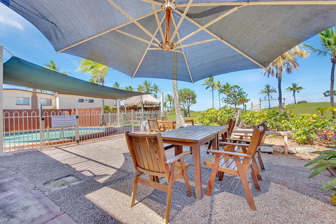 Driftwood On The Beach - Accommodation VIC 3